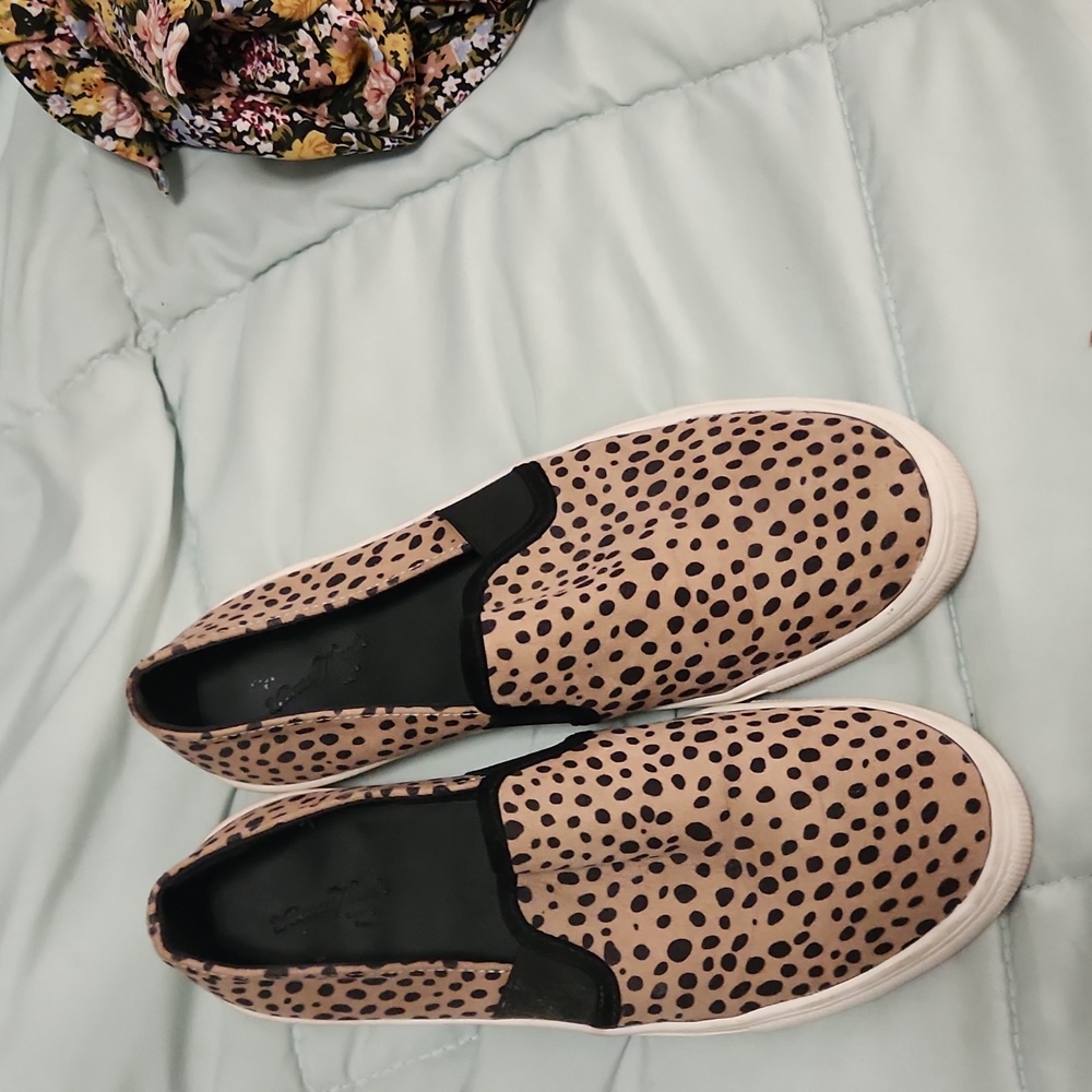 Size 7 leopard slip on